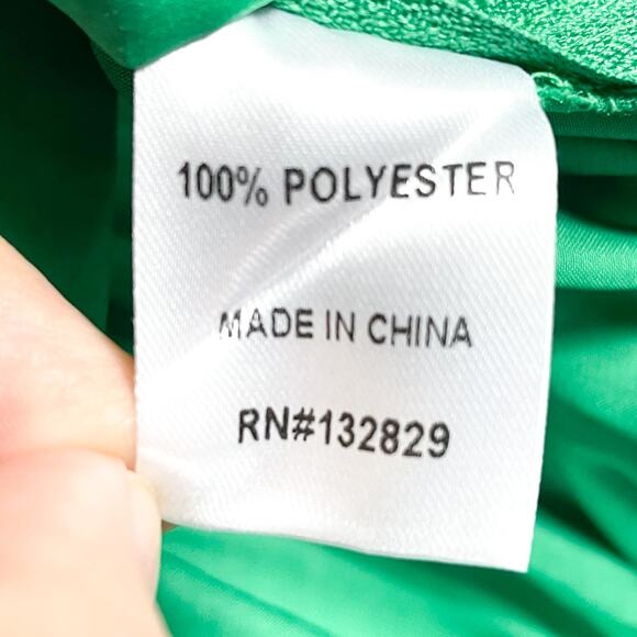 Superdown Reyba Off‎ Shoulder Crop Top Green Satin Keyhole Long Sleeve Sz XS - Picture 11 of 12